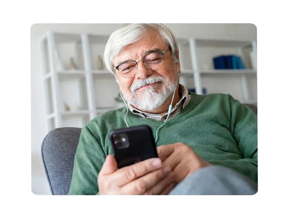 Casal aproveitando a vida